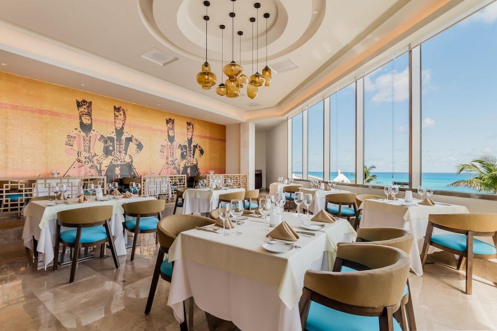 restaurant cafeteria