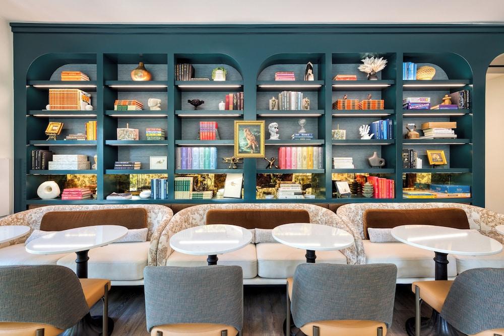 restaurant cafeteria