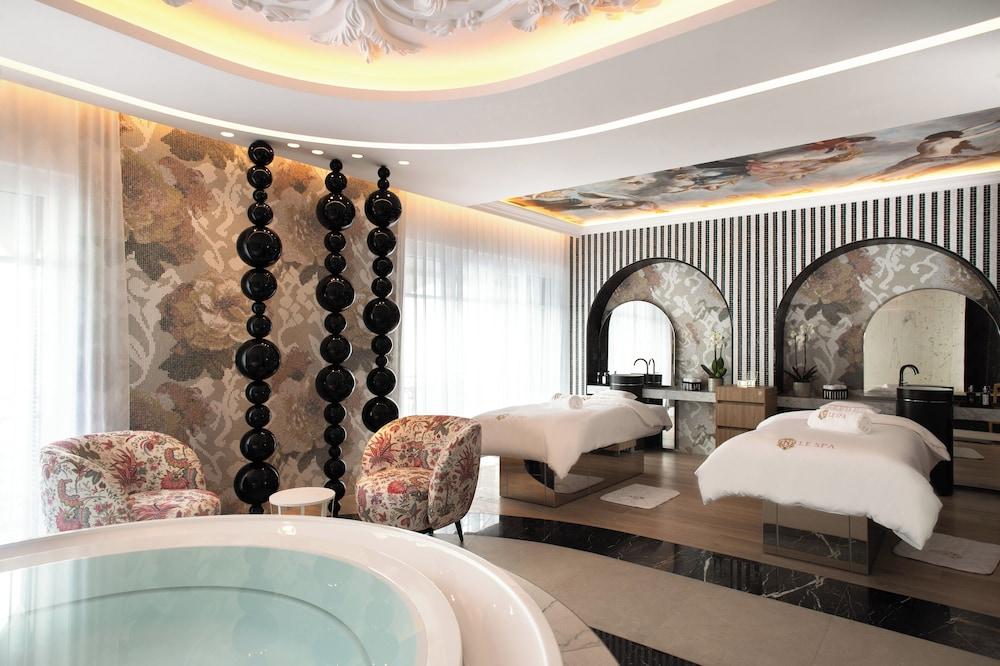 swimming pool spa