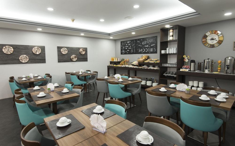 restaurant cafeteria