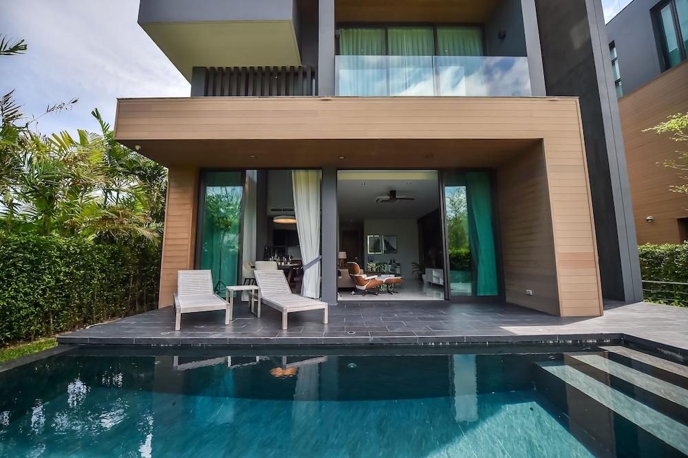 swimming pool spa