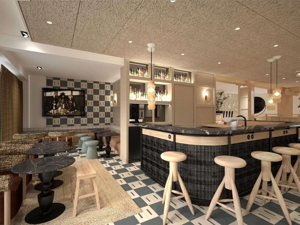 restaurant cafeteria