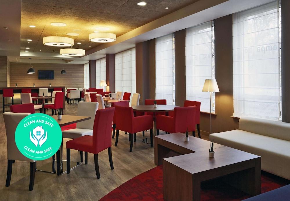 restaurant-cafeteria
