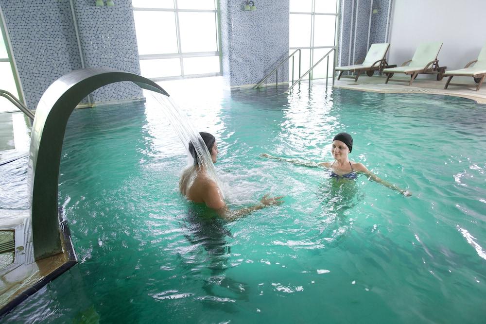 swimming pool spa