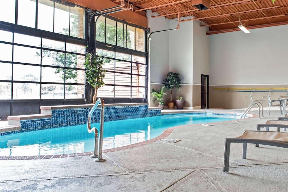 swimming pool spa
