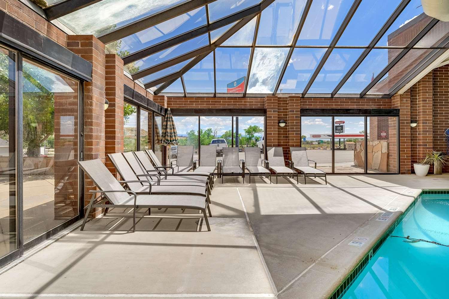 swimming pool spa