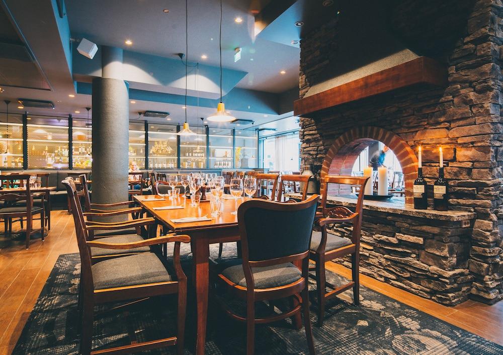 restaurant cafeteria