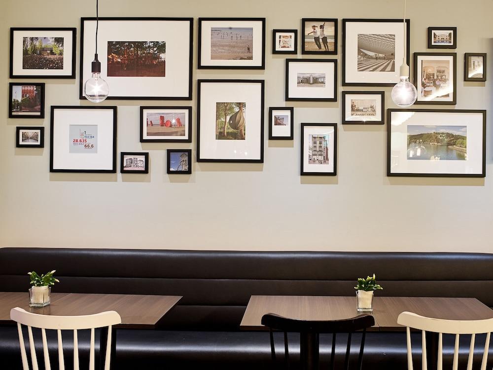 restaurant-cafeteria