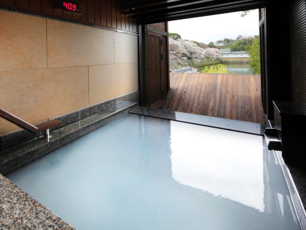 swimming pool spa
