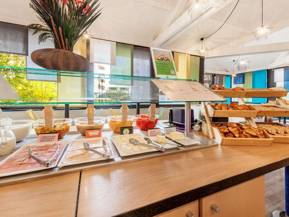 restaurant cafeteria