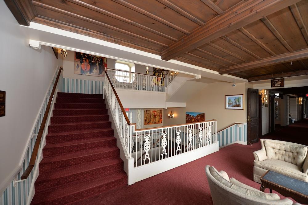 lobby