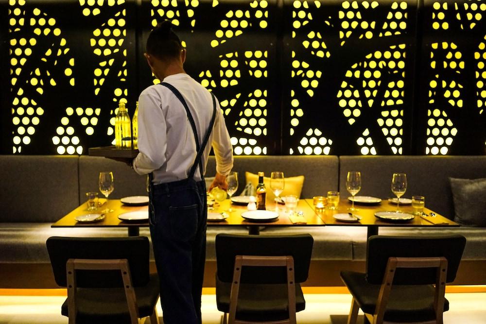 restaurant cafeteria