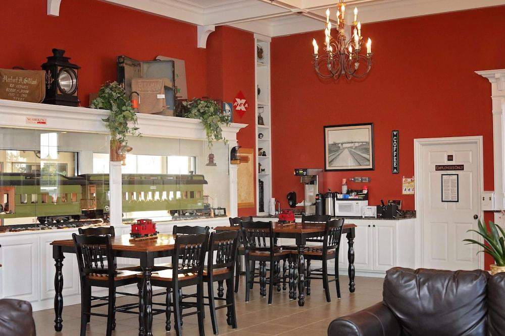 restaurant cafeteria