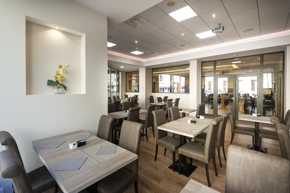 restaurant cafeteria