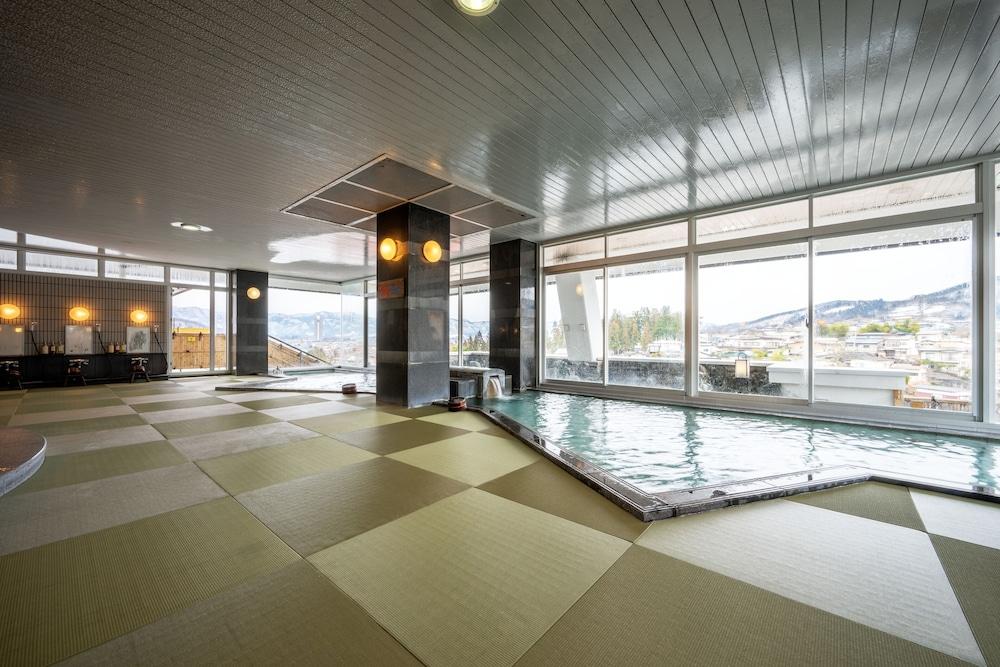 swimming pool spa