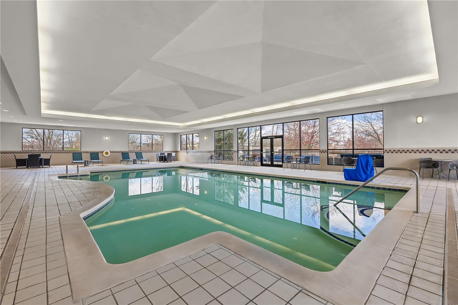 swimming pool spa