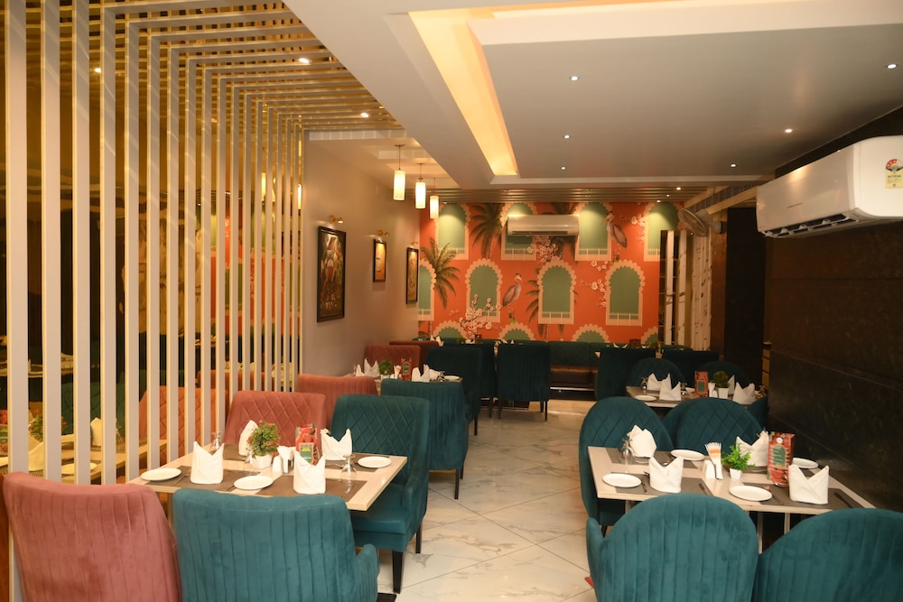 restaurant cafeteria