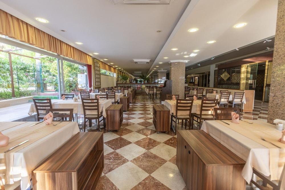 restaurant cafeteria