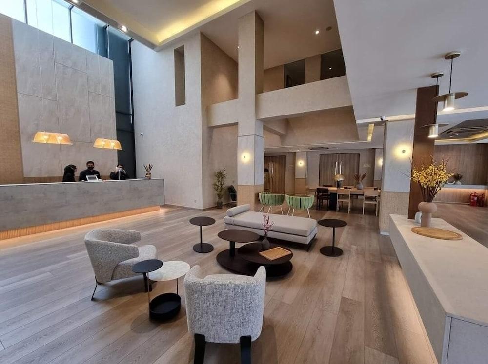 swimming pool spa