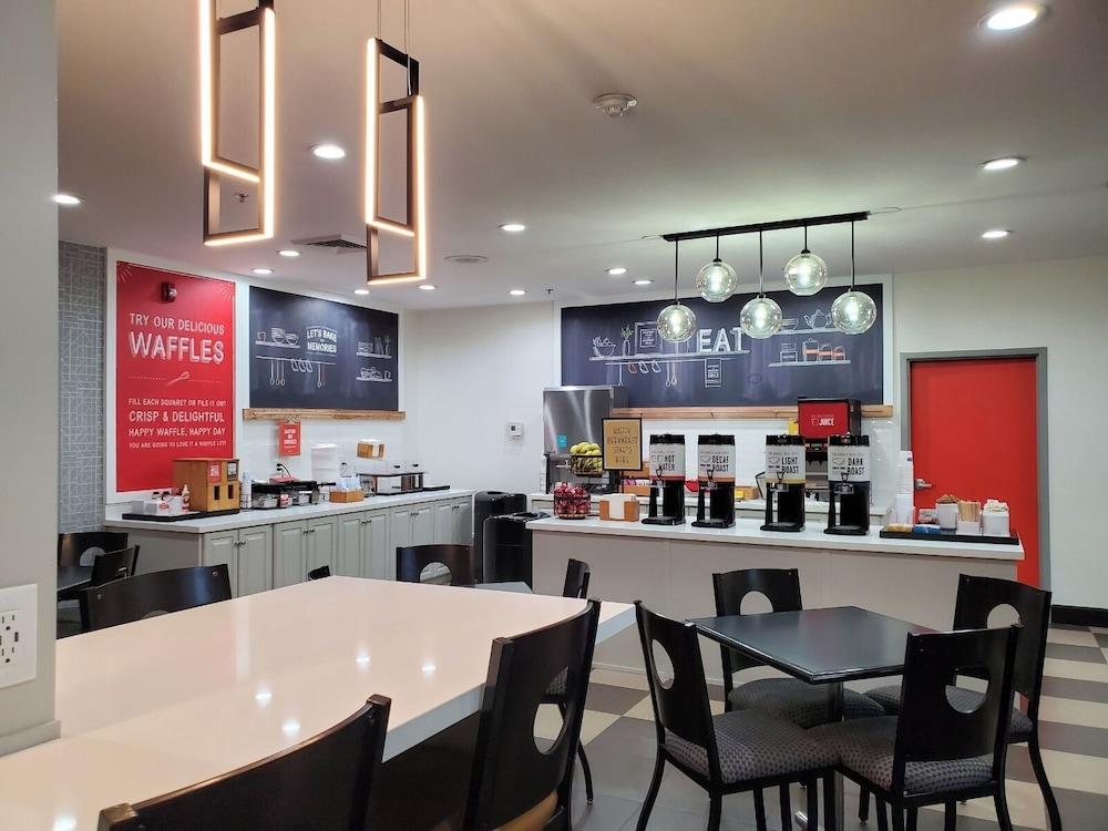 restaurant cafeteria