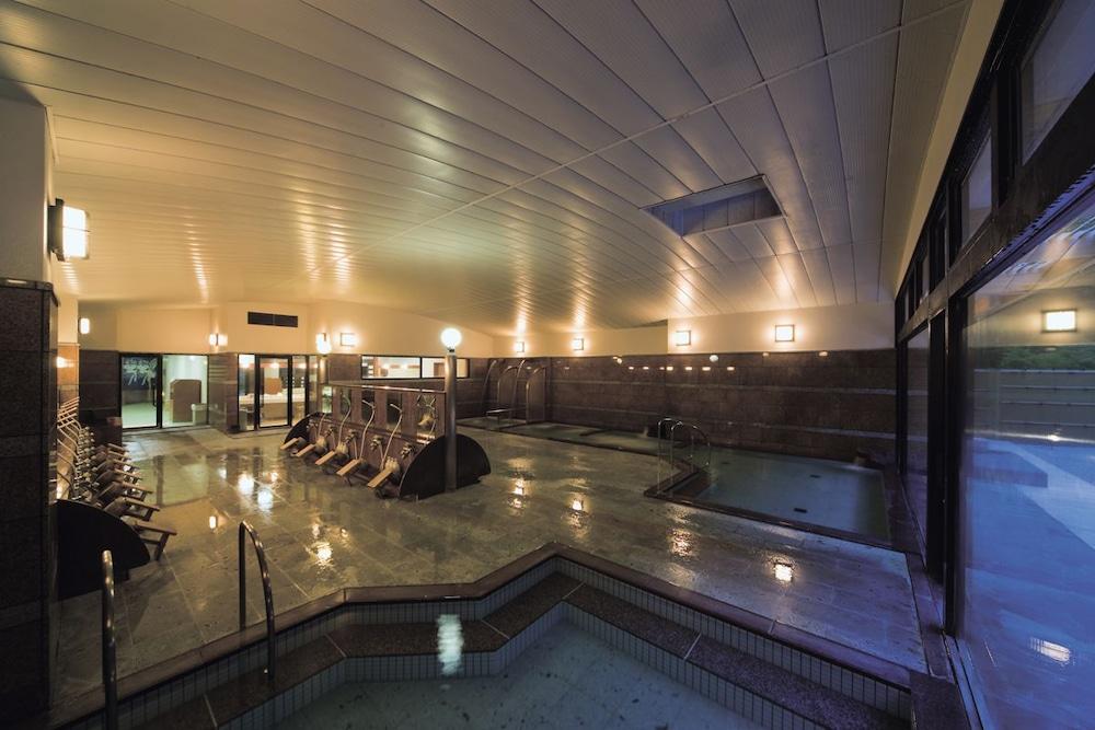 swimming pool spa