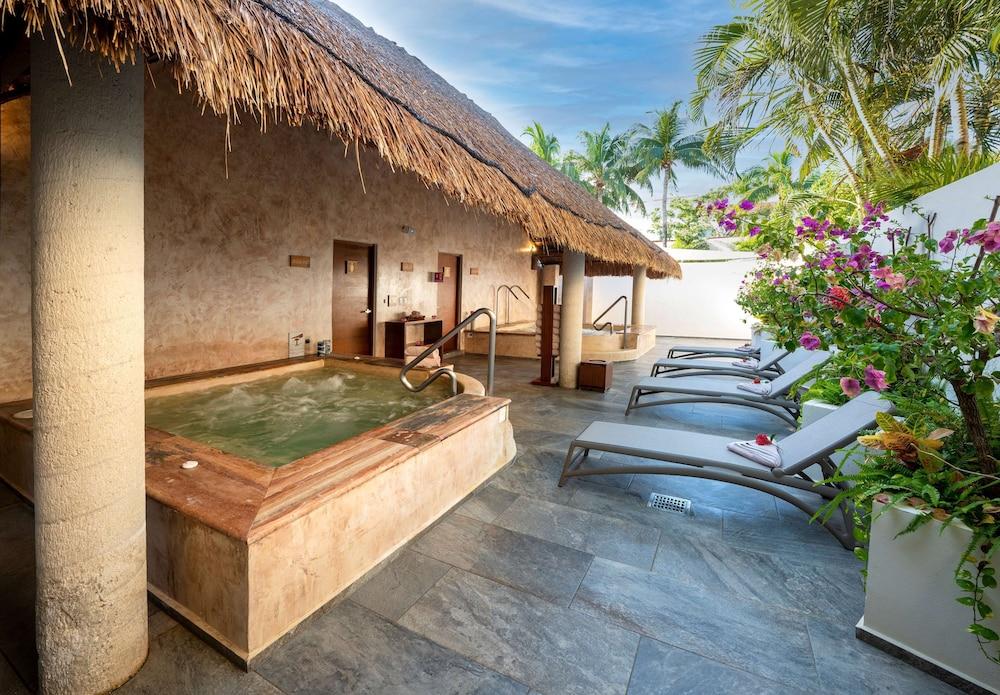 swimming pool spa
