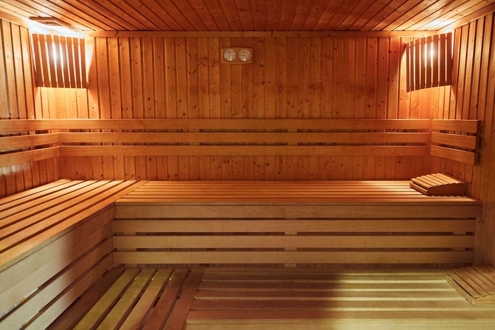 swimming pool spa