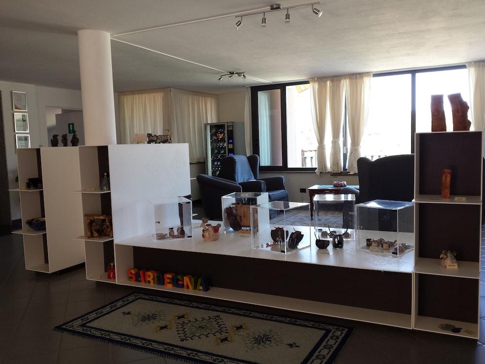 lounge