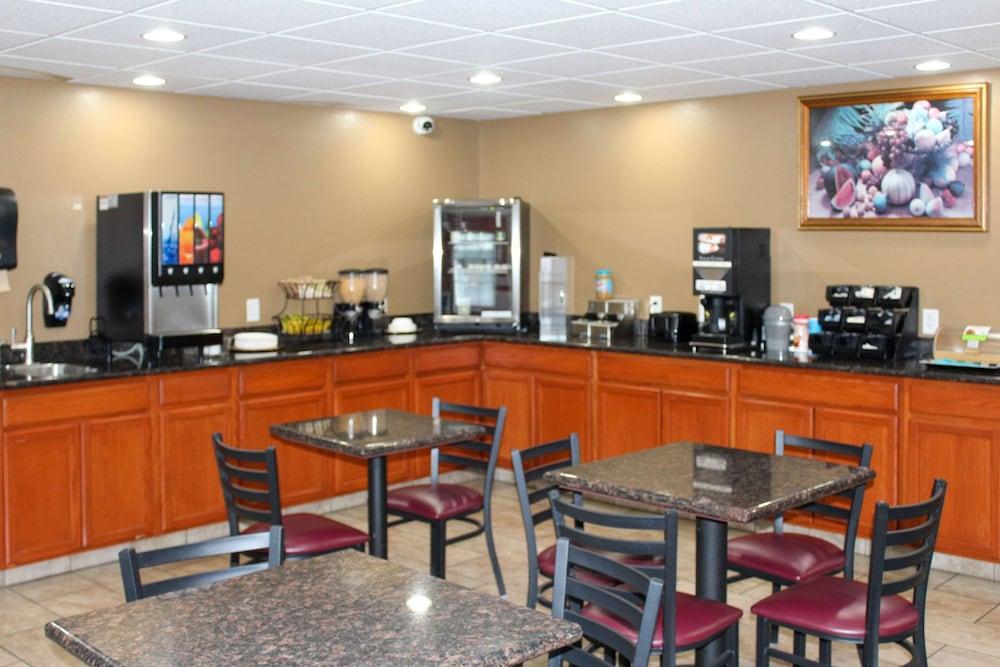 restaurant cafeteria