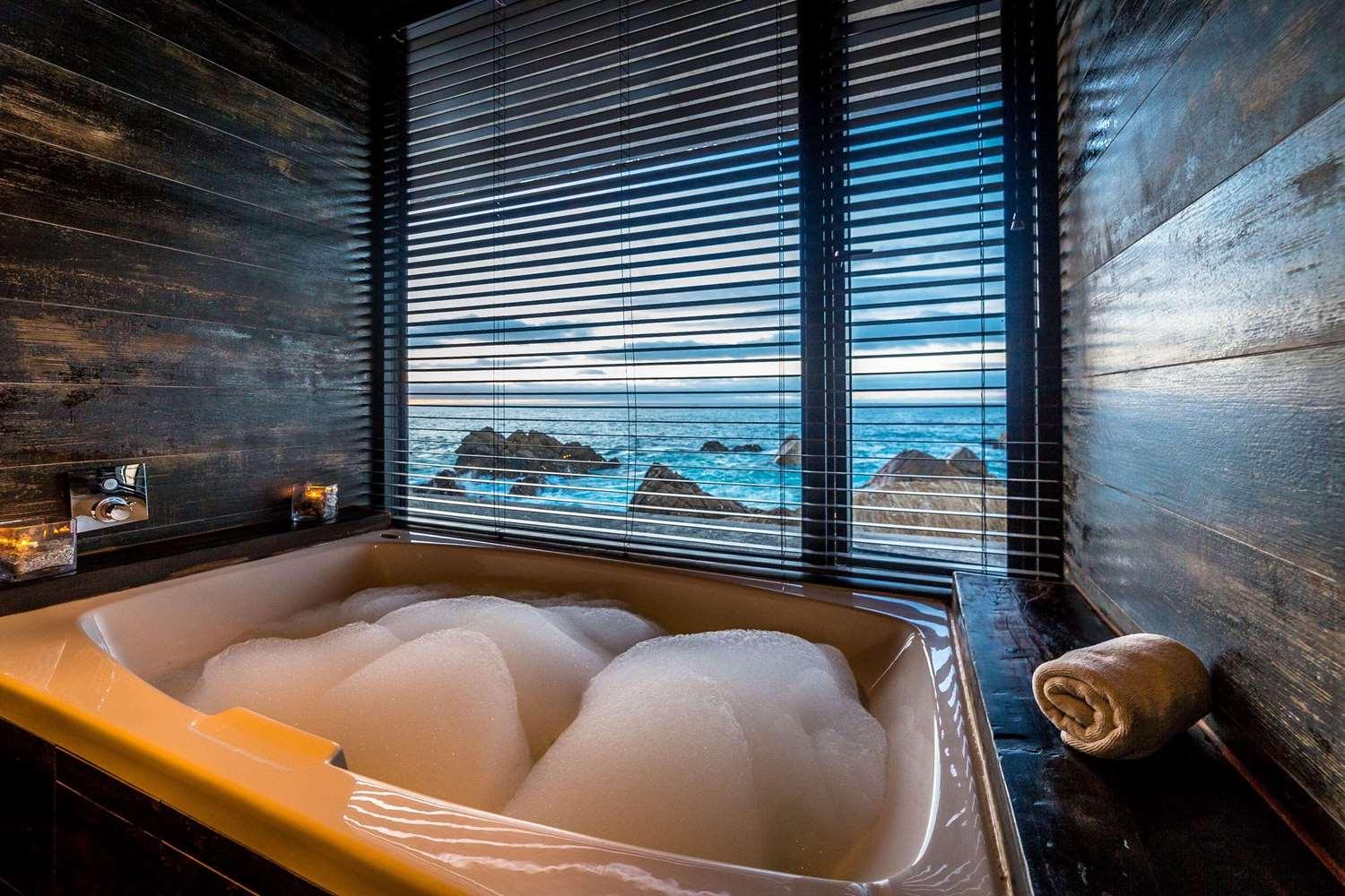 swimming pool spa