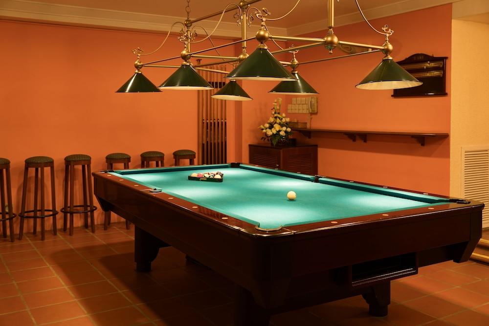 swimming pool spa