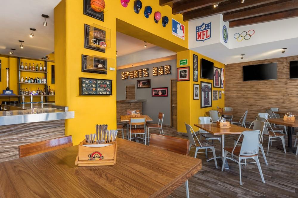 restaurant cafeteria