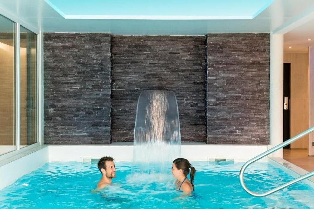 swimming pool spa