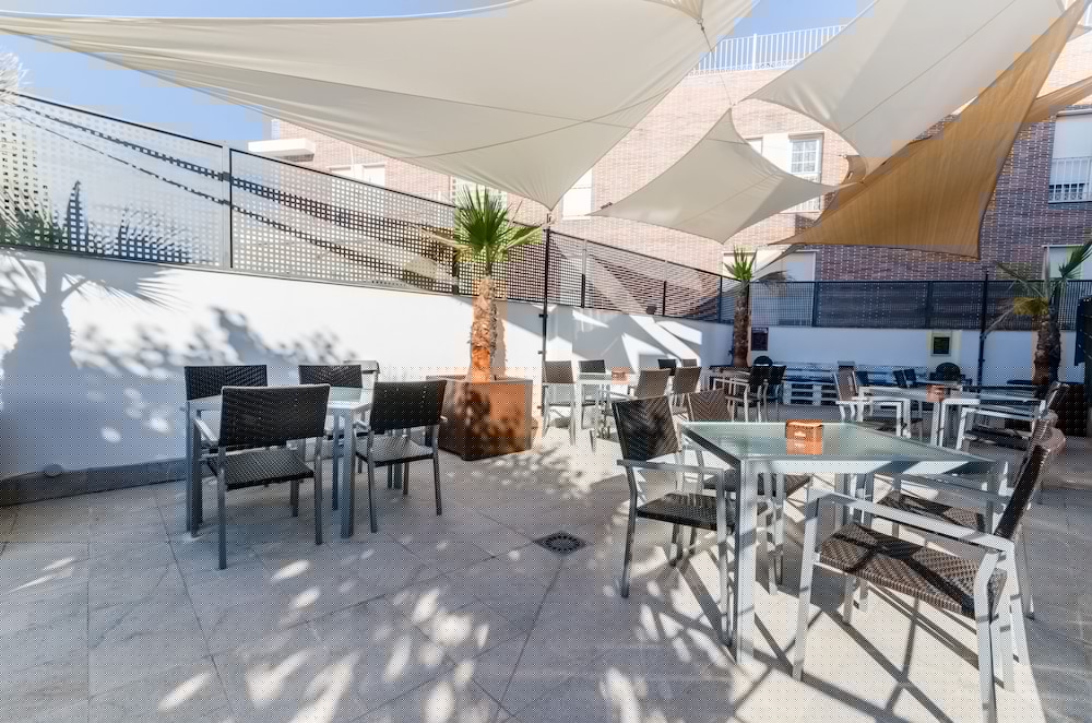 restaurant-cafeteria