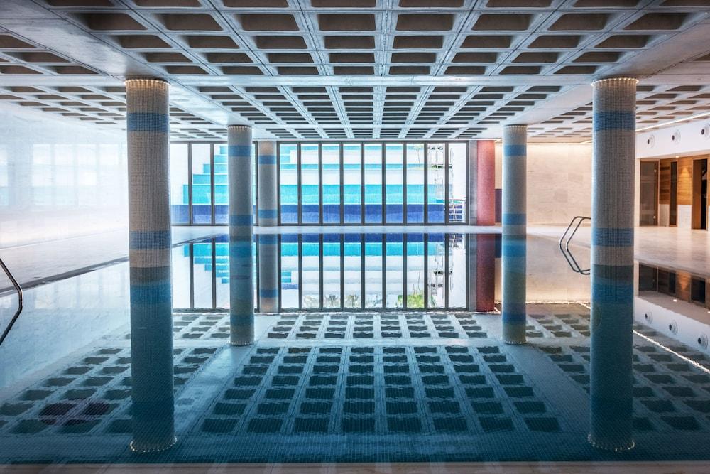swimming pool spa