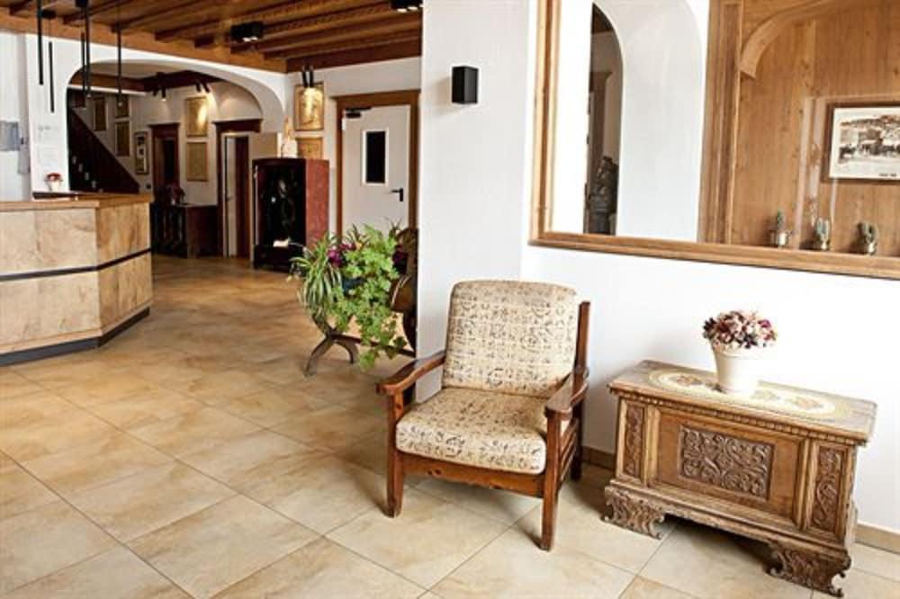 lobby
