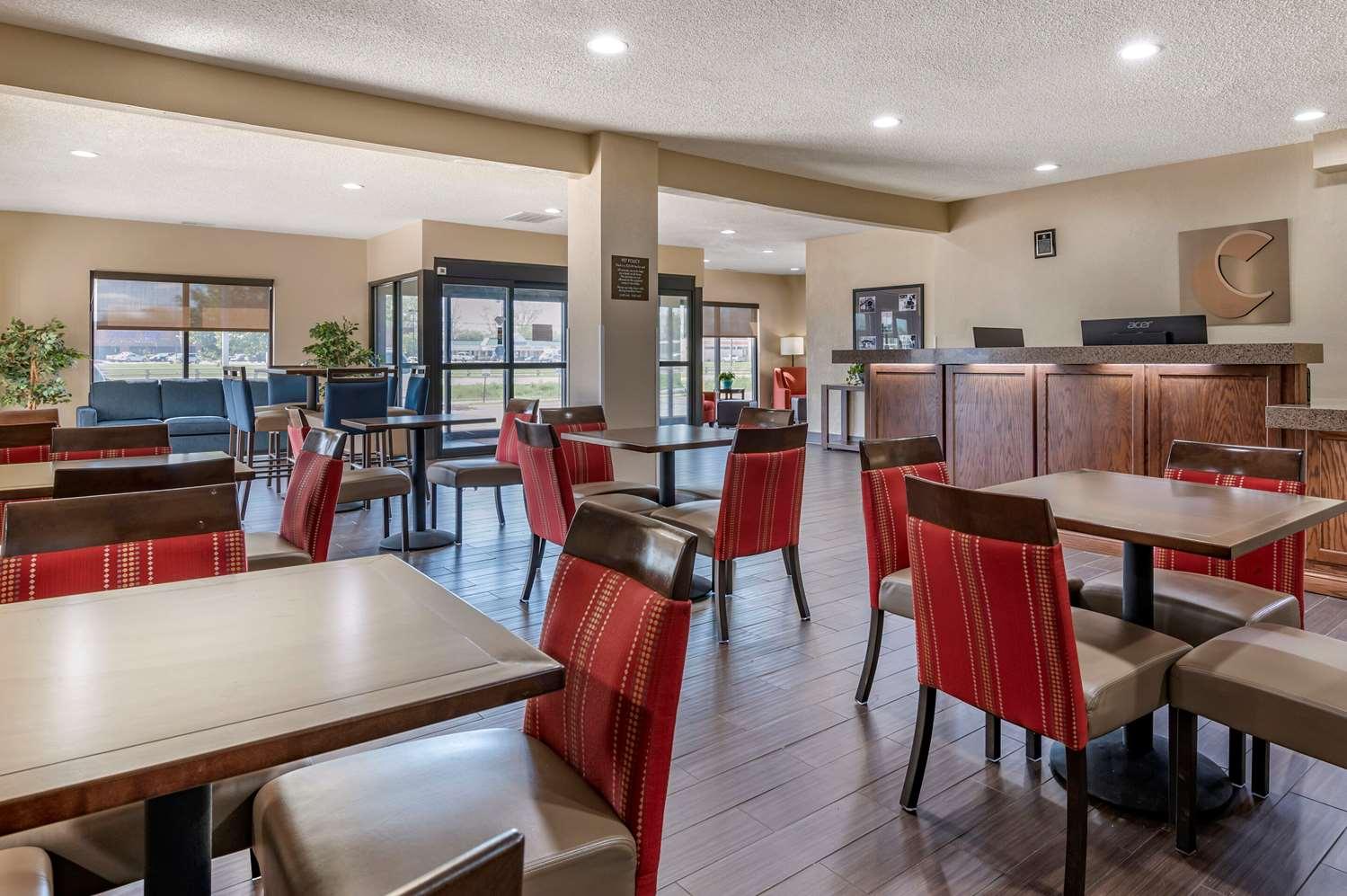 restaurant cafeteria