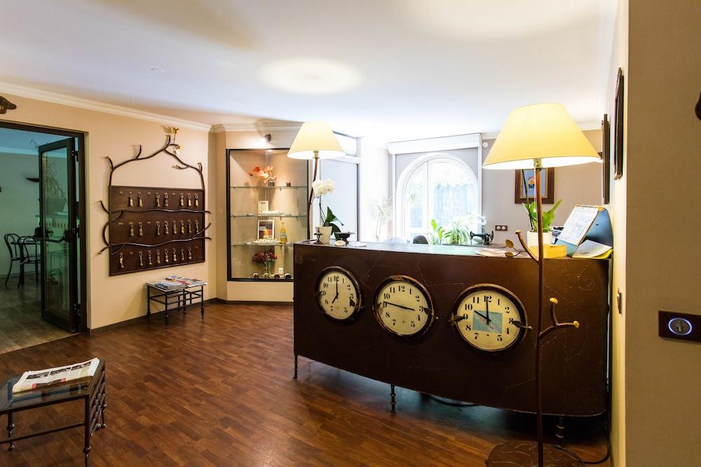 lobby