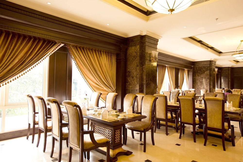 restaurant-cafeteria