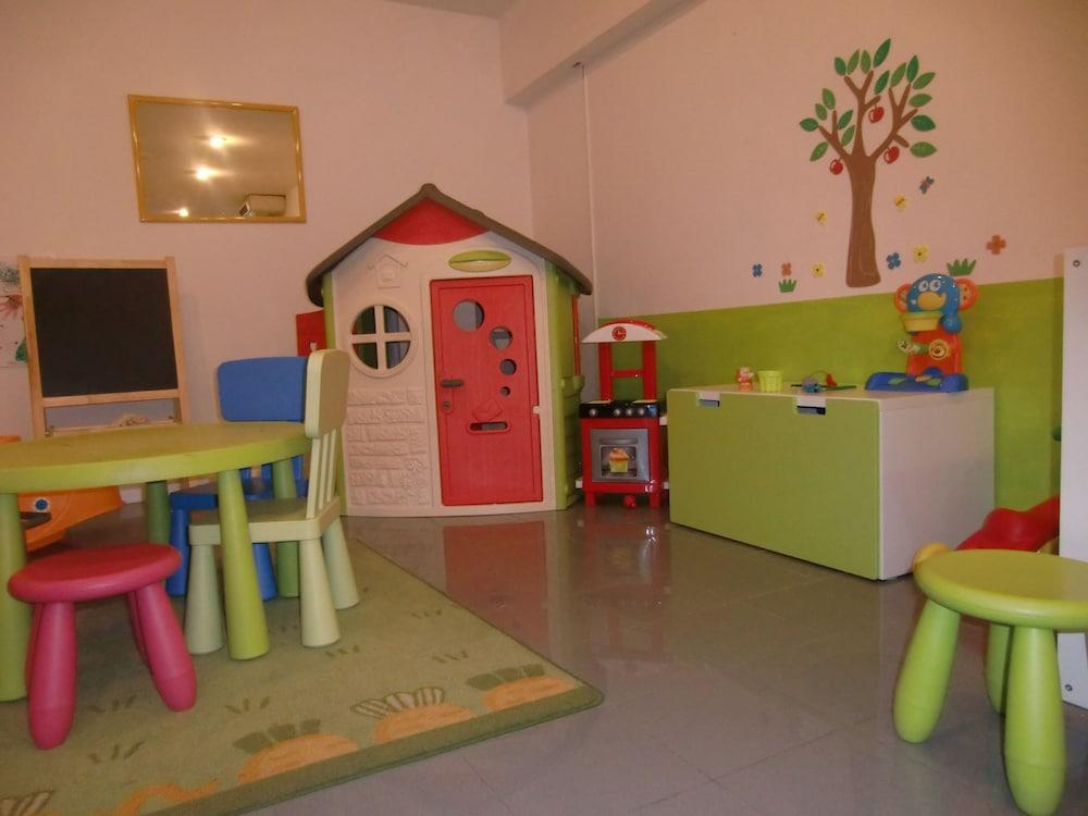 restaurant-cafeteria