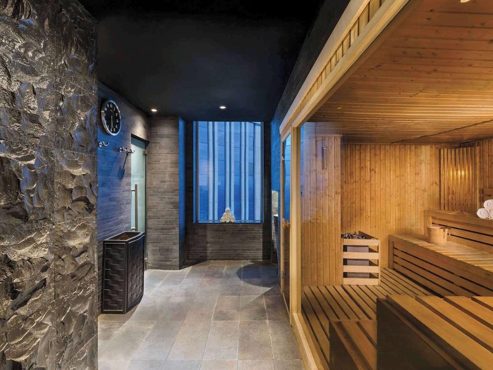 swimming pool spa