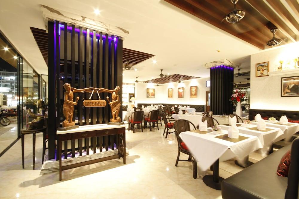 restaurant cafeteria