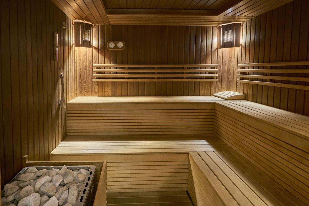 swimming pool spa