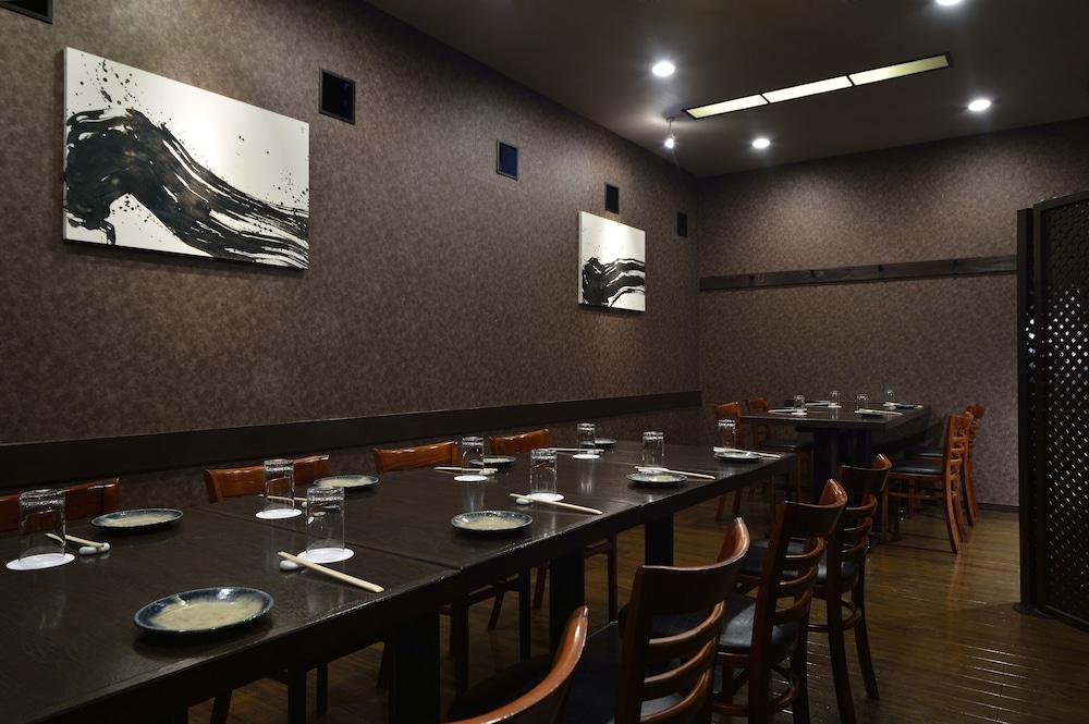 restaurant cafeteria