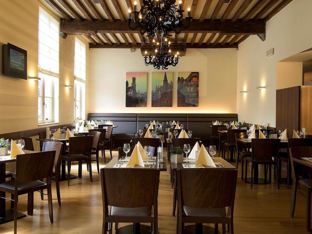 restaurant-cafeteria