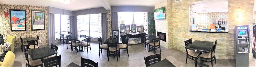 restaurant cafeteria