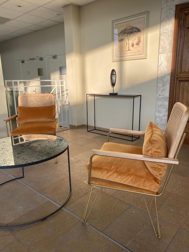 lobby
