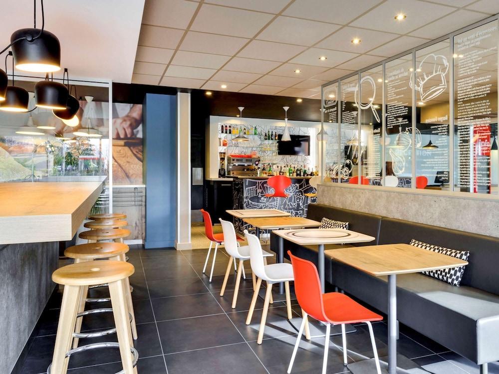 restaurant-cafeteria