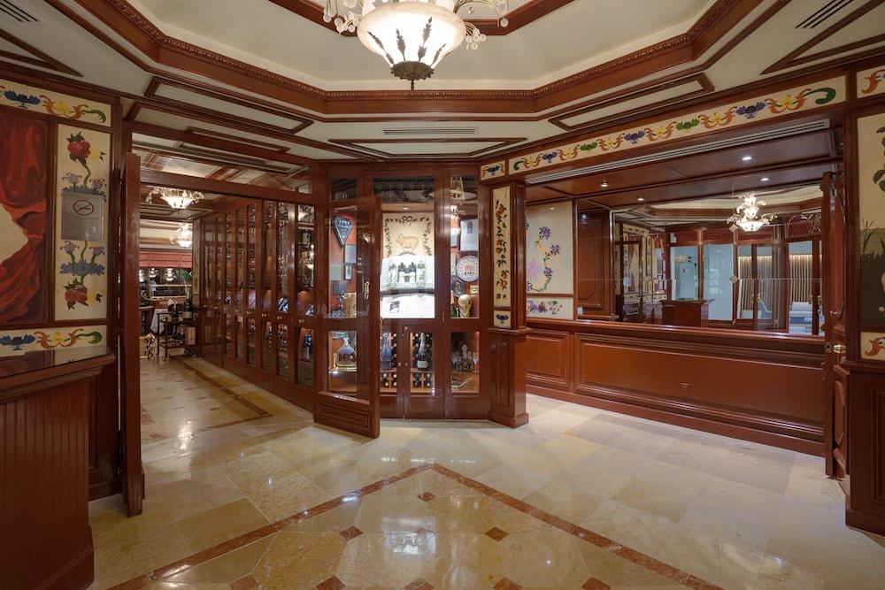 lobby