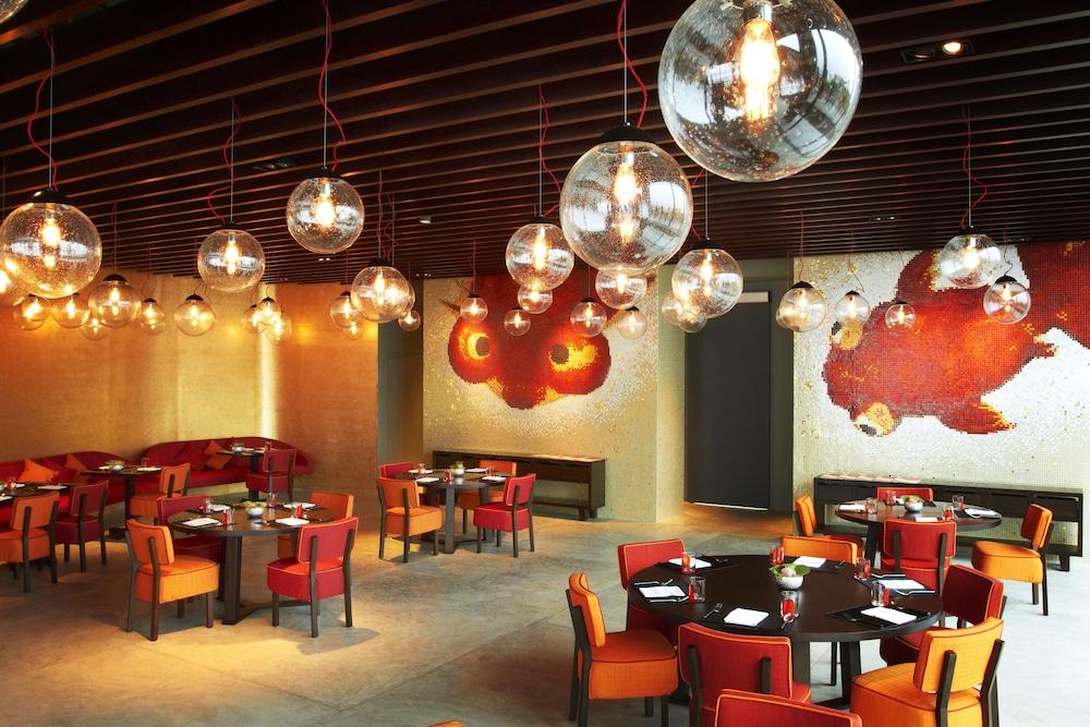 restaurant cafeteria